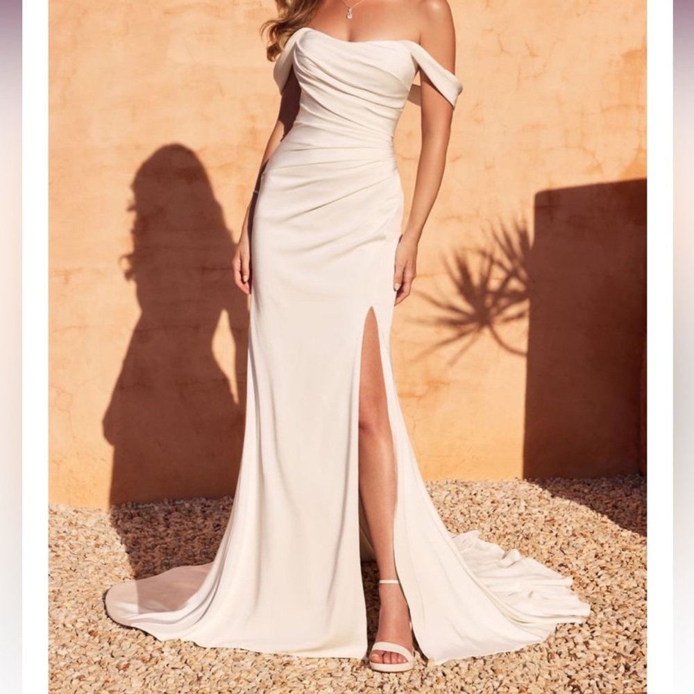 NWT Size 16 Sophia Tolli Ivory Strapless Wedding Dress Y3132